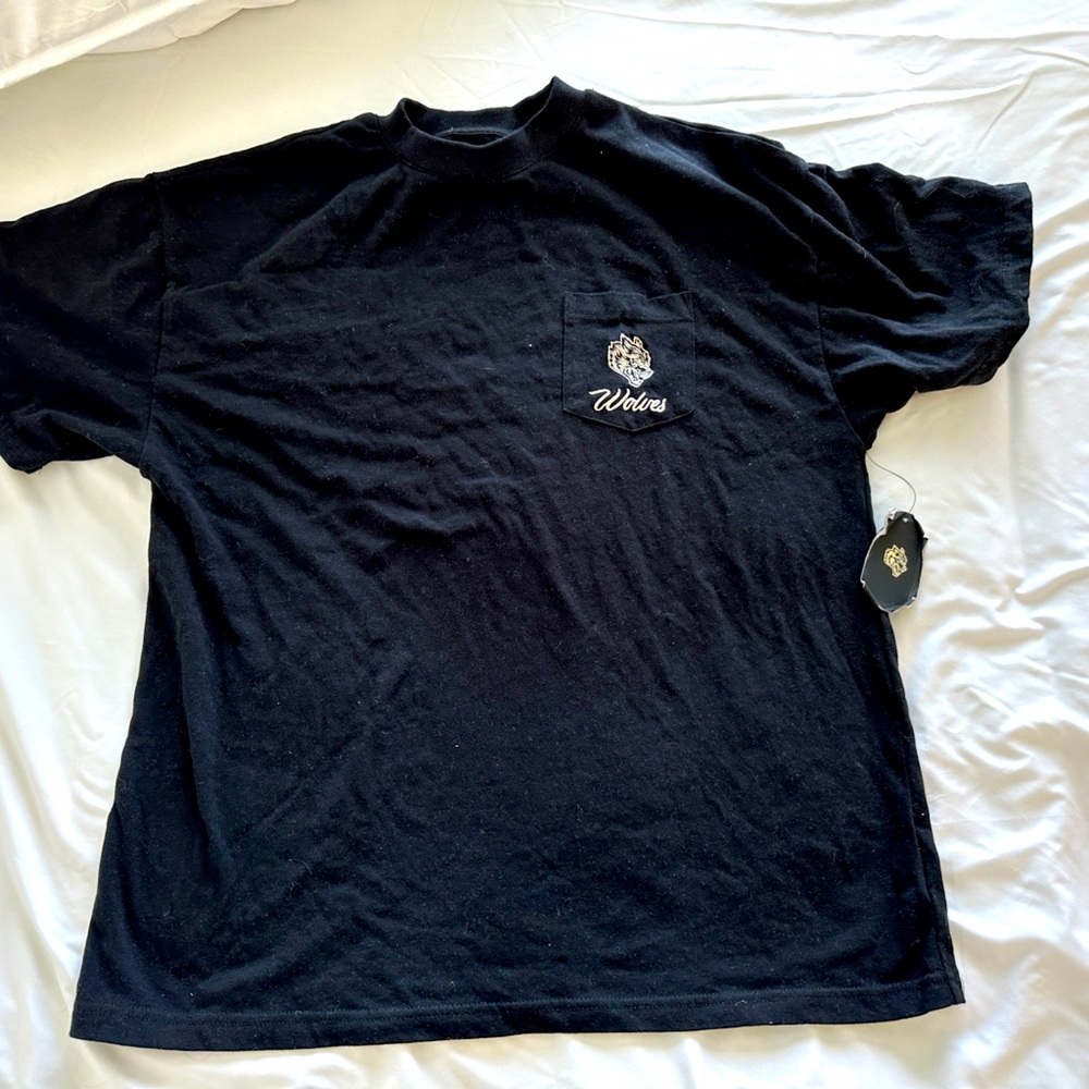 Darc Sport Wolves Pocket Tee size Medium